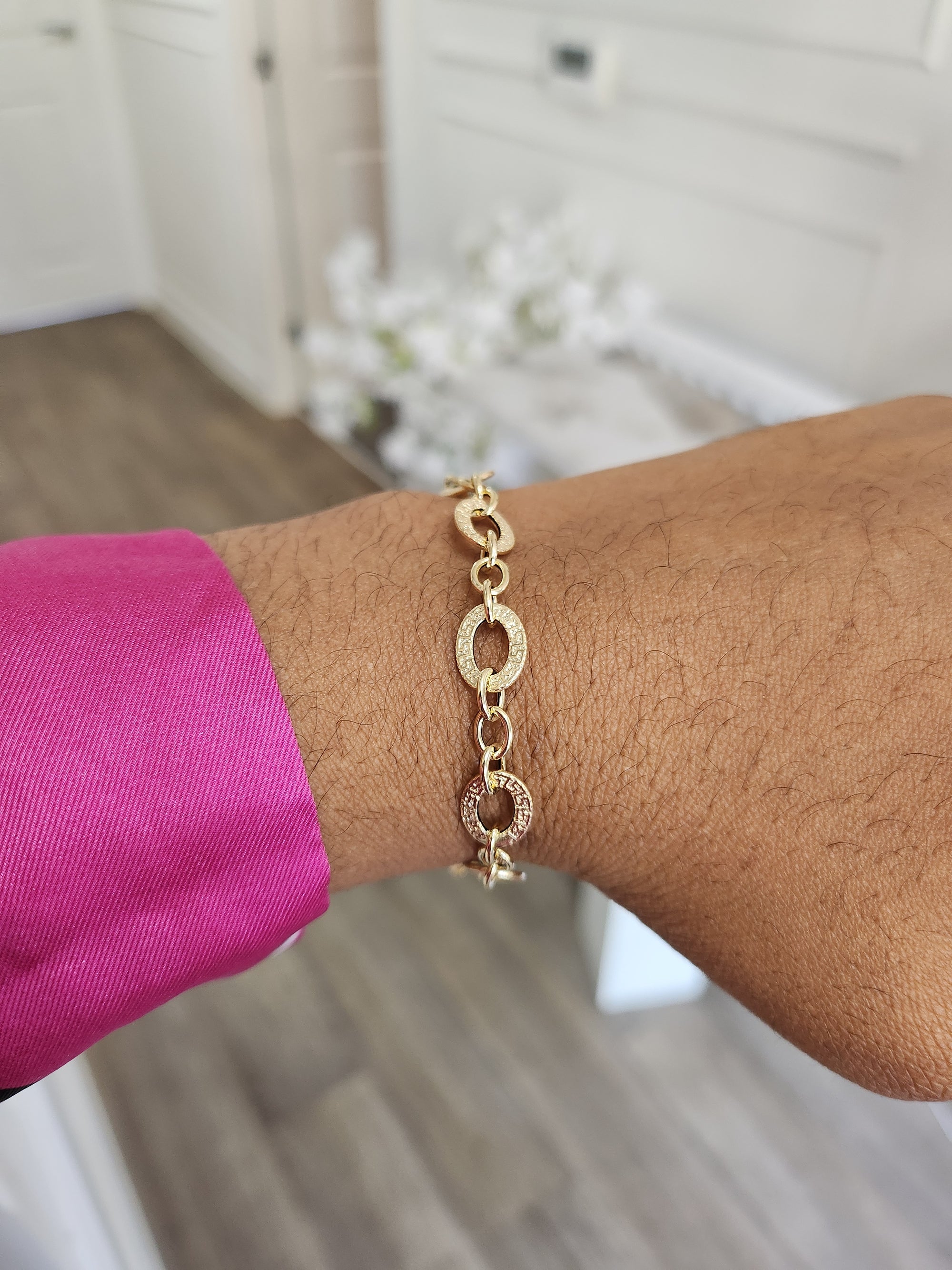 The Adira 18K Gold Chain Link Bracelet