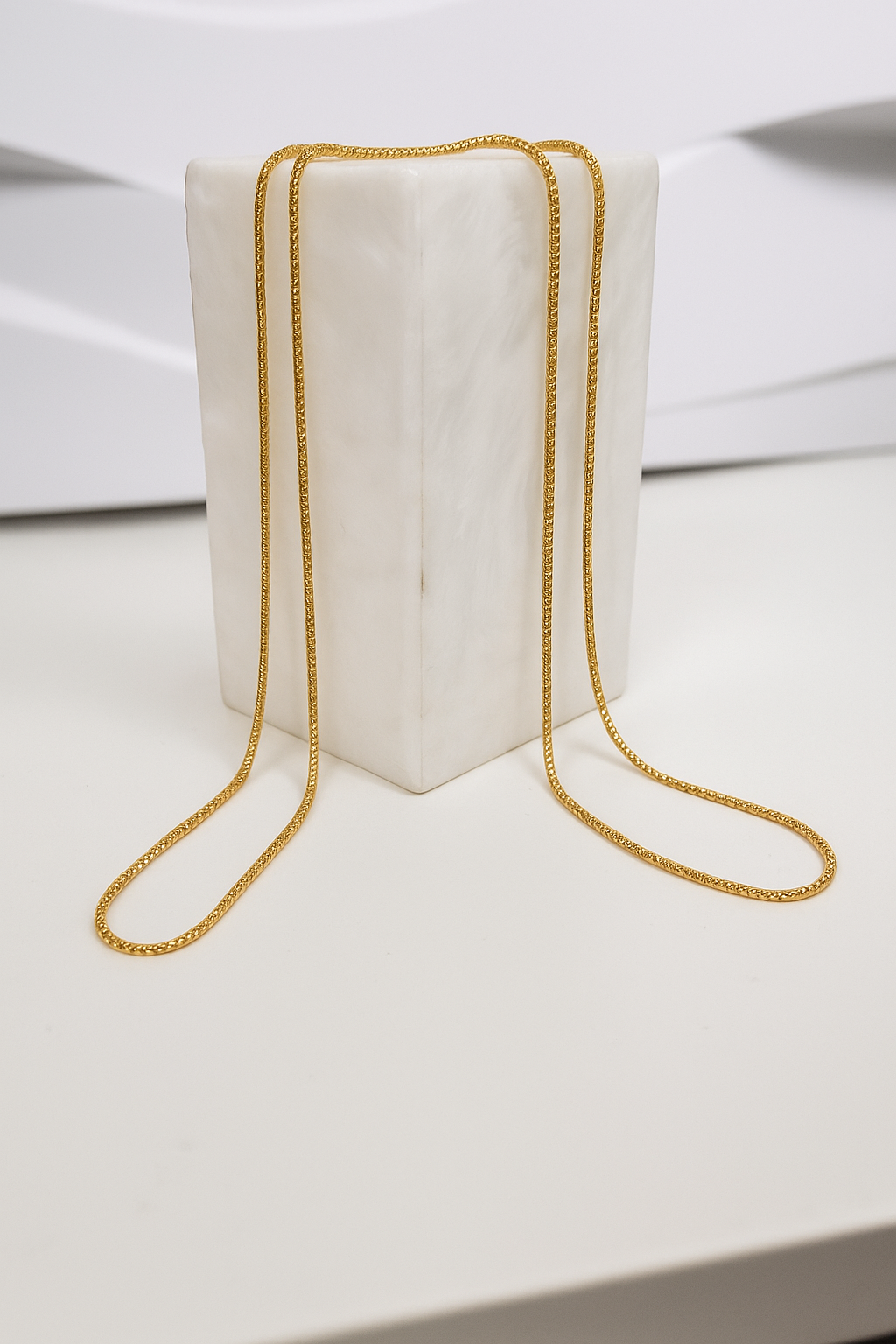 The Shira 18K Gold Curb Chain Necklace