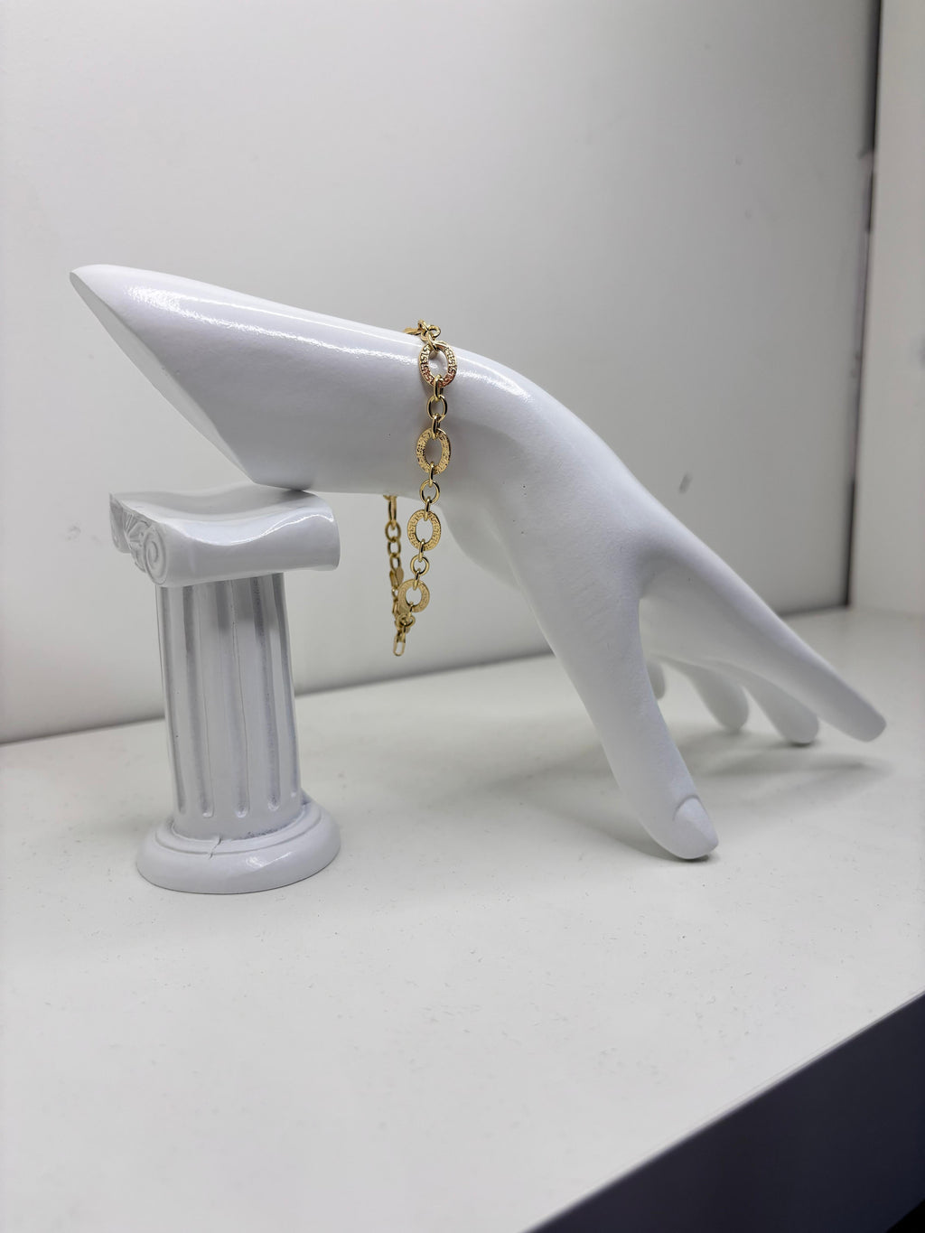 The Adira 18K Gold Chain Link Bracelet