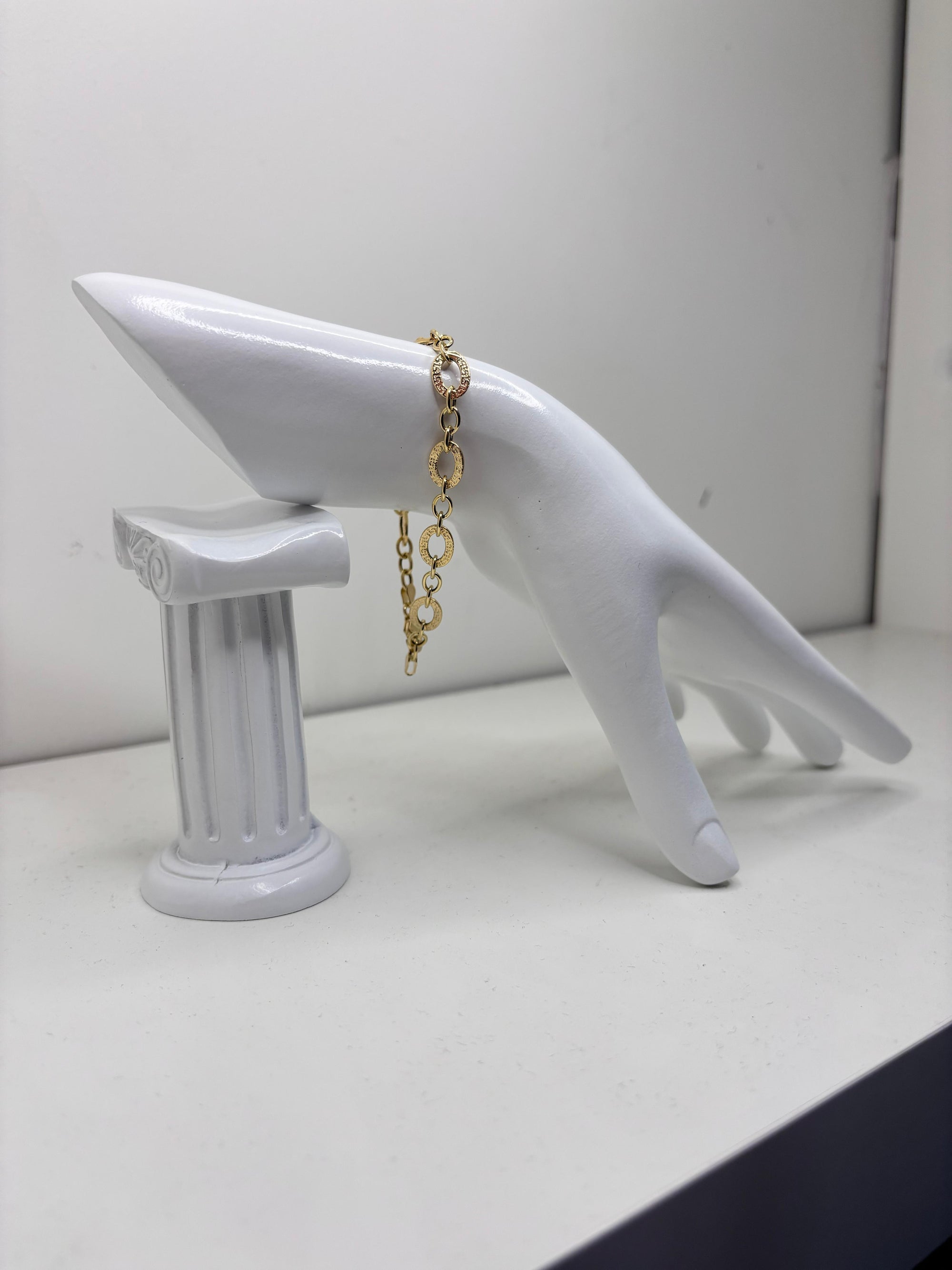 The Adira 18K Gold Chain Link Bracelet
